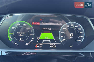 Внедорожник / Кроссовер Audi e-tron 2020 в 