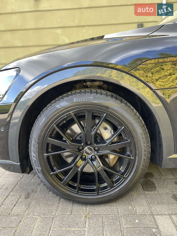 Позашляховик / Кросовер Audi e-tron 2023 в Львові