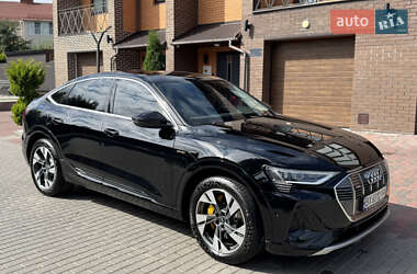Внедорожник / Кроссовер Audi e-tron 2021 в 