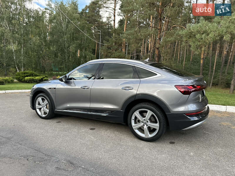 Позашляховик / Кросовер Audi e-tron 2020 в Києві