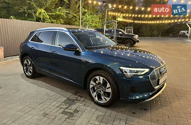 Внедорожник / Кроссовер Audi e-tron 2020 в 