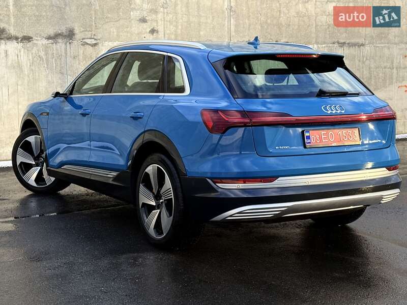 Позашляховик / Кросовер Audi e-tron 2019 в 