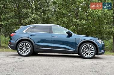 Внедорожник / Кроссовер Audi e-tron 2021 в 