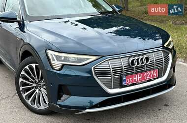 Внедорожник / Кроссовер Audi e-tron 2021 в 