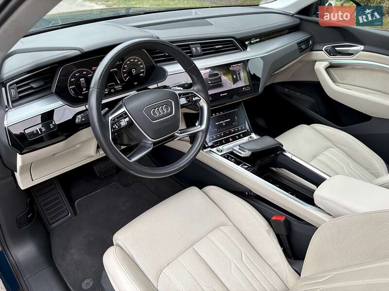 Позашляховик / Кросовер Audi e-tron 2021 в Києві