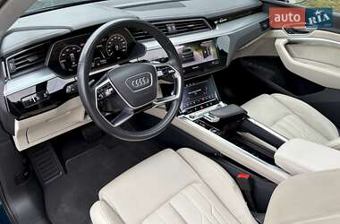 Внедорожник / Кроссовер Audi e-tron 2021 в 