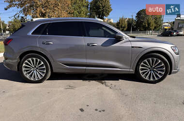 Внедорожник / Кроссовер Audi e-tron 2019 в 