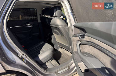 Внедорожник / Кроссовер Audi e-tron 2019 в 