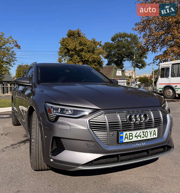 Внедорожник / Кроссовер Audi e-tron 2019 в 