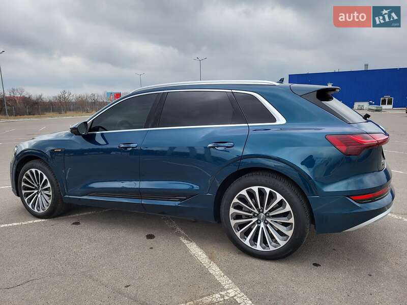 Внедорожник / Кроссовер Audi e-tron 2019 в Полтаве