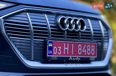 Внедорожник / Кроссовер Audi e-tron 2019 в 