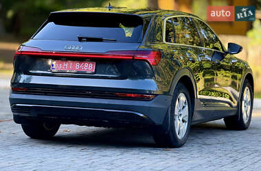 Внедорожник / Кроссовер Audi e-tron 2019 в 