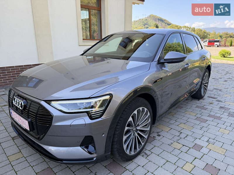 Позашляховик / Кросовер Audi e-tron 2020 в Сваляві