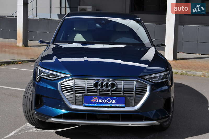 Внедорожник / Кроссовер Audi e-tron 2019 в Киеве