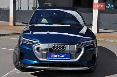 Позашляховик / Кросовер Audi e-tron 2019 в 