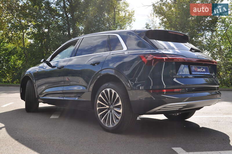 Внедорожник / Кроссовер Audi e-tron 2019 в Киеве