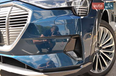 Позашляховик / Кросовер Audi e-tron 2019 в 