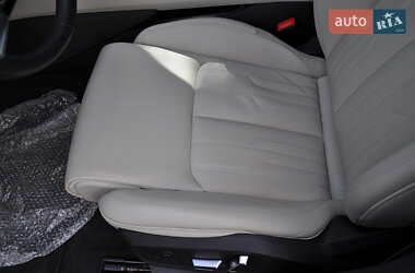 Позашляховик / Кросовер Audi e-tron 2019 в 