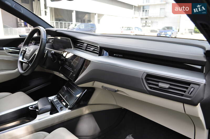 Внедорожник / Кроссовер Audi e-tron 2019 в Киеве