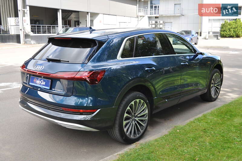 Внедорожник / Кроссовер Audi e-tron 2019 в Киеве
