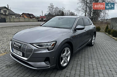 Внедорожник / Кроссовер Audi e-tron 2019 в 