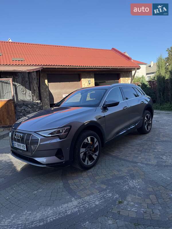 Внедорожник / Кроссовер Audi e-tron 2020 в 