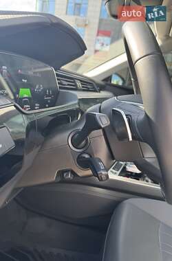 Внедорожник / Кроссовер Audi e-tron 2021 в 