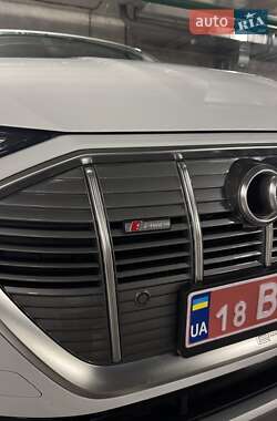 Внедорожник / Кроссовер Audi e-tron 2021 в 