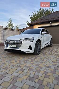 Внедорожник / Кроссовер Audi e-tron 2019 в 