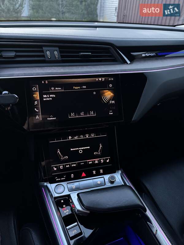 Внедорожник / Кроссовер Audi e-tron 2019 в Киеве
