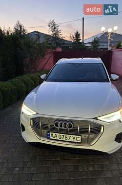 Внедорожник / Кроссовер Audi e-tron 2019 в 