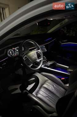 Внедорожник / Кроссовер Audi e-tron 2019 в 