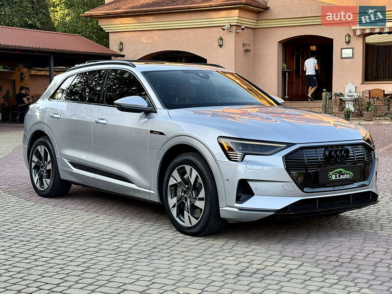 Позашляховик / Кросовер Audi e-tron 2022 в Мукачевому