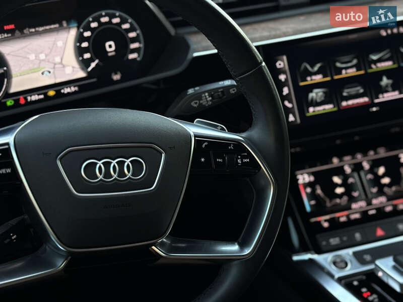 Позашляховик / Кросовер Audi e-tron 2022 в Мукачевому