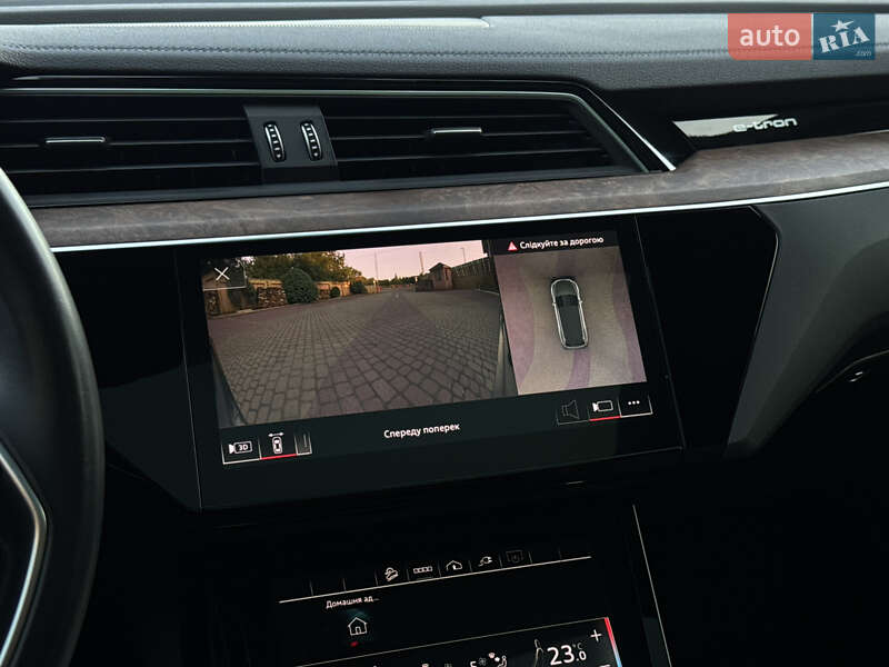Позашляховик / Кросовер Audi e-tron 2022 в Мукачевому