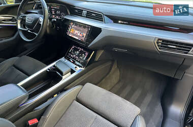Внедорожник / Кроссовер Audi e-tron 2020 в 
