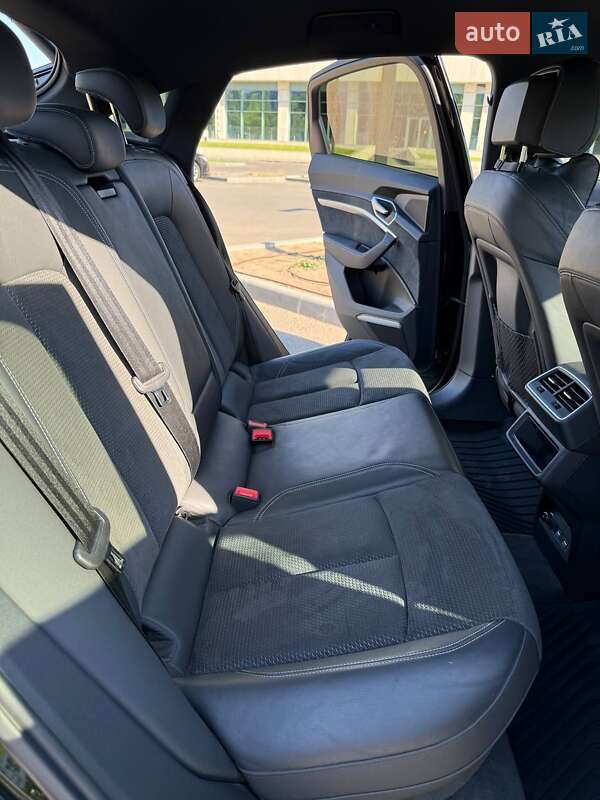 Позашляховик / Кросовер Audi e-tron 2020 в Дніпрі