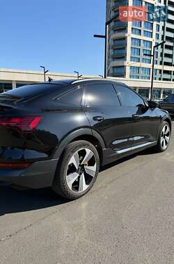 Внедорожник / Кроссовер Audi e-tron 2020 в 