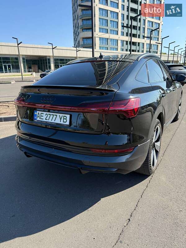 Позашляховик / Кросовер Audi e-tron 2020 в Дніпрі