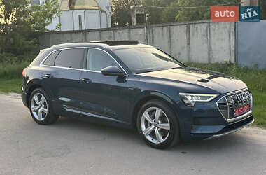 Позашляховик / Кросовер Audi e-tron 2019 в 