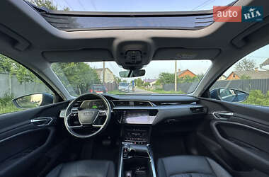Позашляховик / Кросовер Audi e-tron 2019 в 