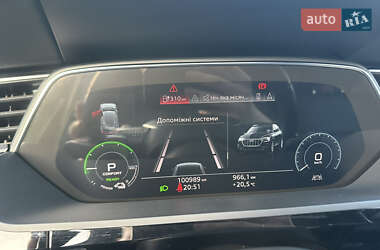 Позашляховик / Кросовер Audi e-tron 2019 в 