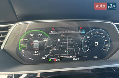 Позашляховик / Кросовер Audi e-tron 2019 в 