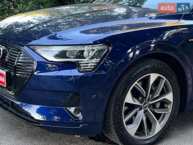 Внедорожник / Кроссовер Audi e-tron 2021 в Киеве фото 6 Внедорожник / Кроссовер Audi e-tron 2021 в Киеве