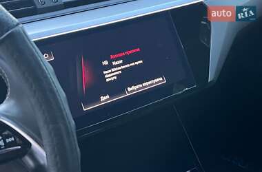 Позашляховик / Кросовер Audi e-tron 2021 в 