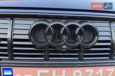 Внедорожник / Кроссовер Audi e-tron 2022 в 