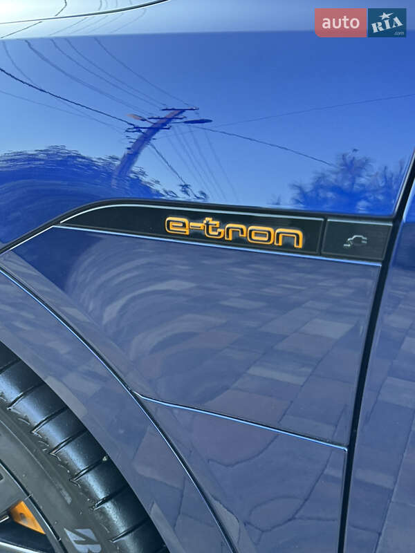 Внедорожник / Кроссовер Audi e-tron 2022 в Черновцах