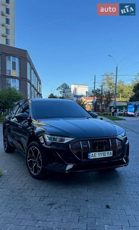 Внедорожник / Кроссовер Audi e-tron 2020 в Днепре
