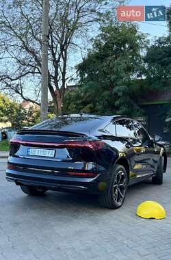 Внедорожник / Кроссовер Audi e-tron 2020 в 