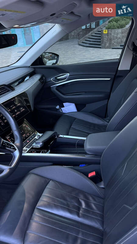 Внедорожник / Кроссовер Audi e-tron 2020 в Днепре